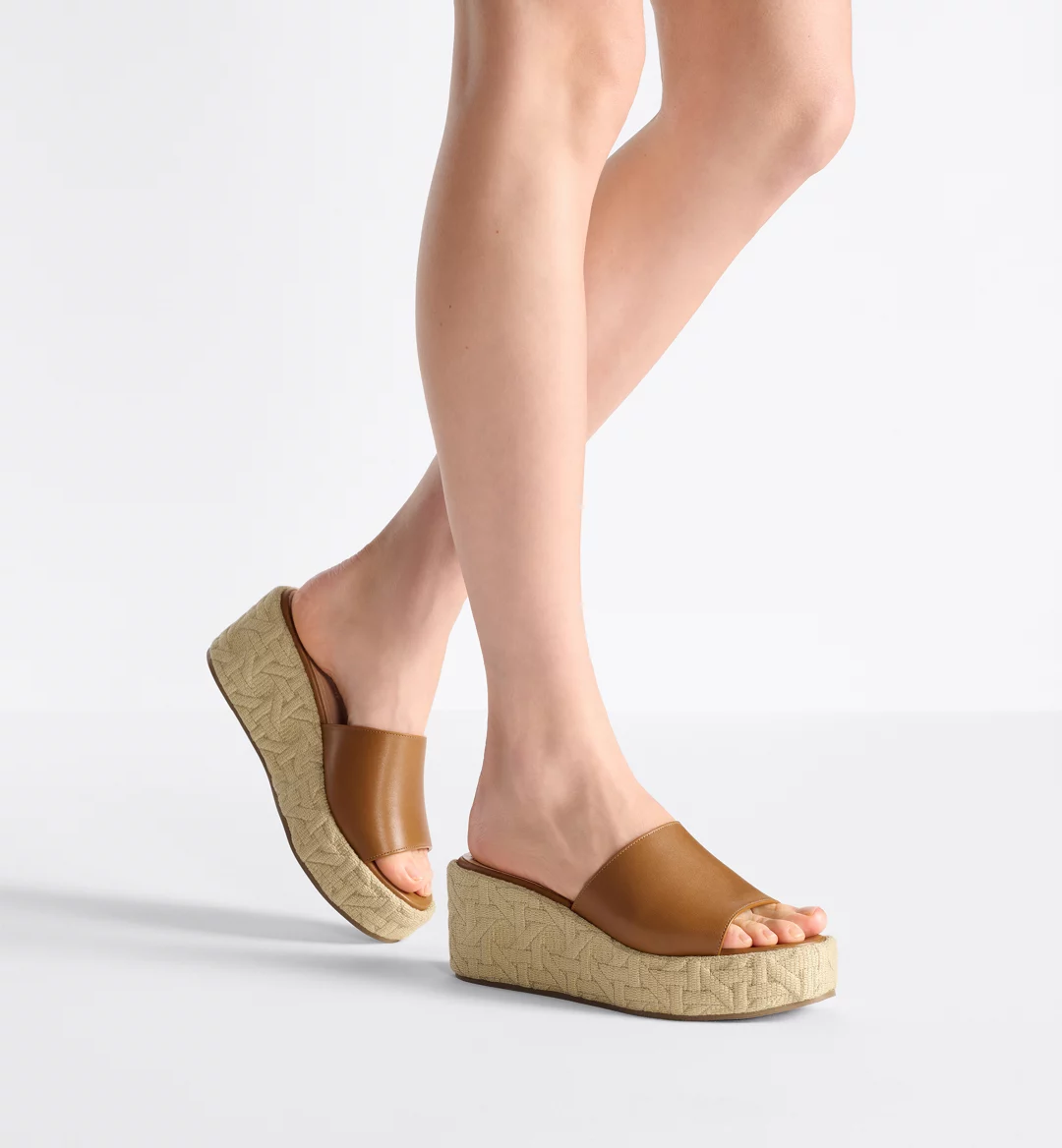 Attitude Dior Wedge Slide - Image 2